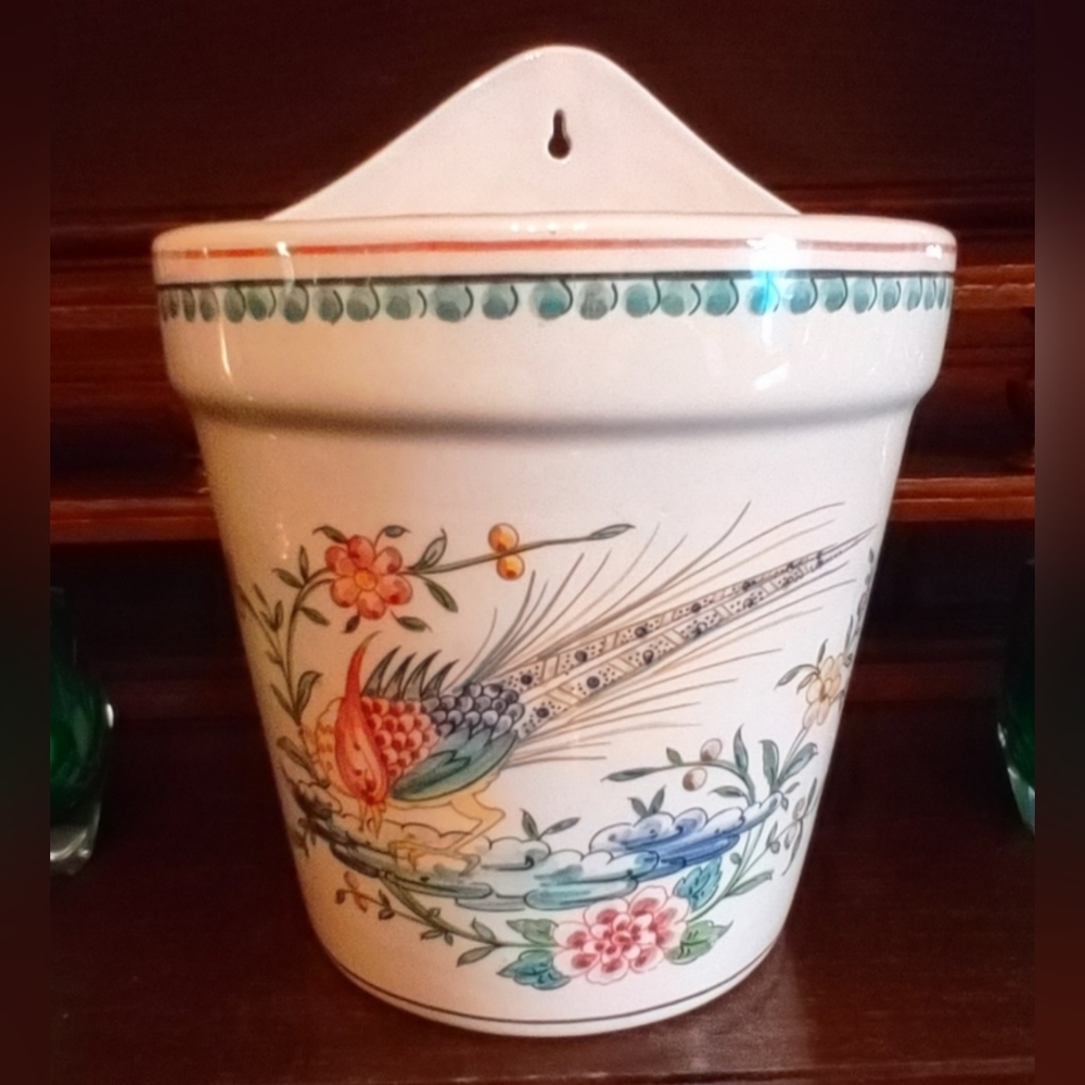 VGUC. Wall Pocket Outeiro Agueda Handpainted Ceramic from Portugal.